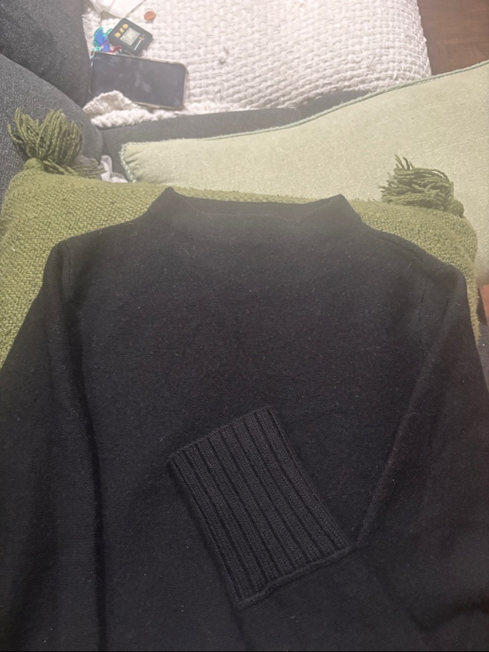 100 ‘/, Wool Club Monaco Black Crewneck Sweater